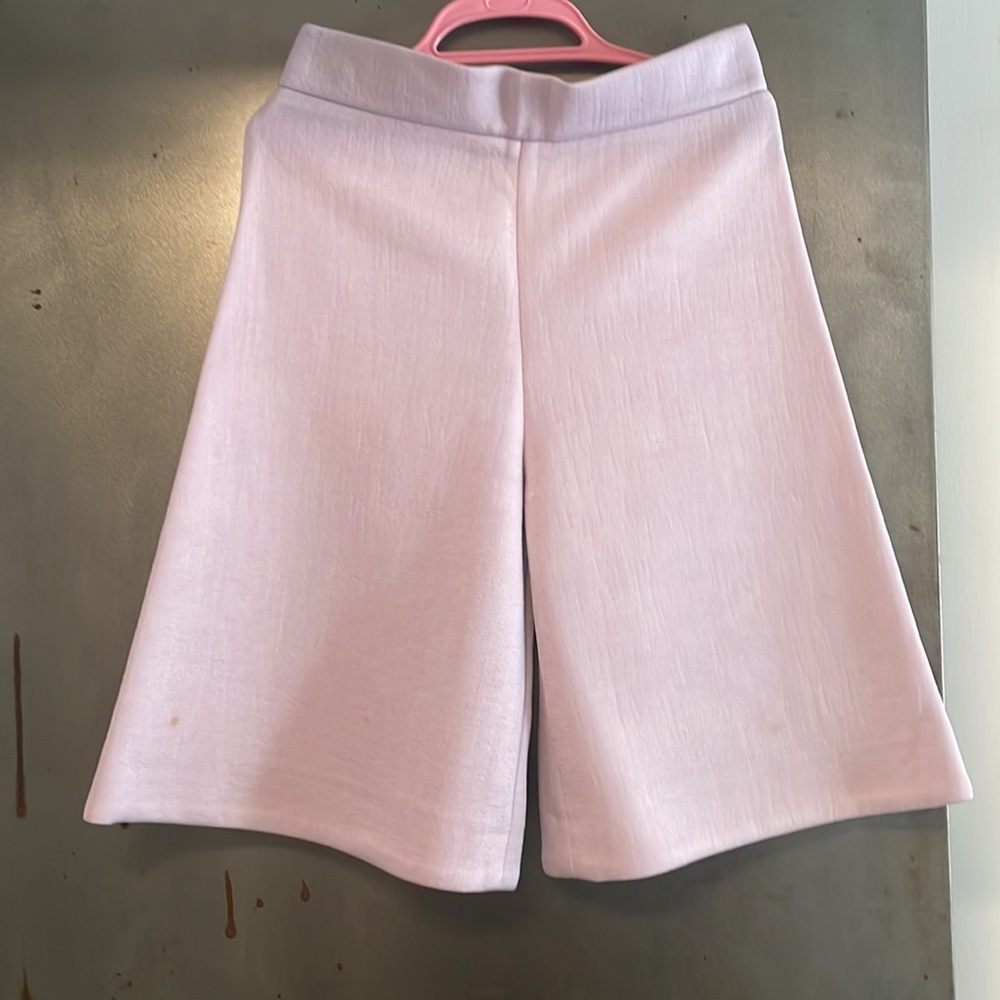 Cos back zip shorts